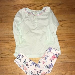 Girls Carter’s Long Sleeve and Pants Set. Size 2T